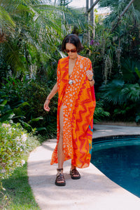 Caftan Capa Woman In Hat