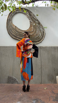 Saia Modernista Woman In Hat